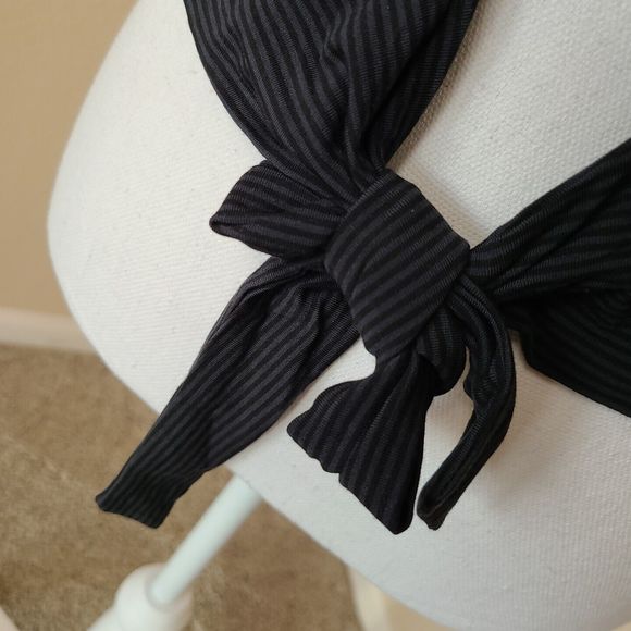Victoria’s Secret Modal Twist Tie Crop Tee Stripe Black & Grey Large NWT - Picture 3 of 9